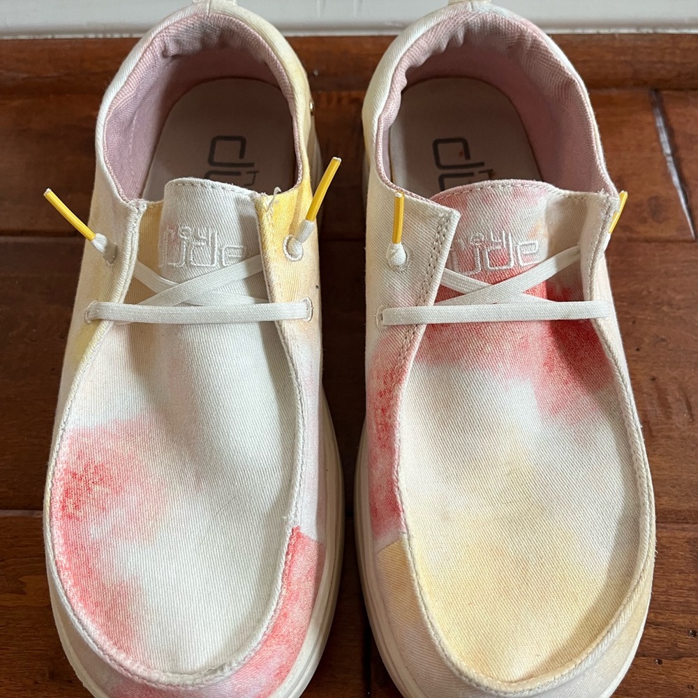 Hey Dude Womens Size 7 Wendy Rise Rivet Tea Tie Dye Slip On Sneaker Shoes